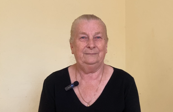 Rencontre avec Lyubov, 72 ans, Ukrainienne déplacée : "Internet donne de l'espoir aux gens"